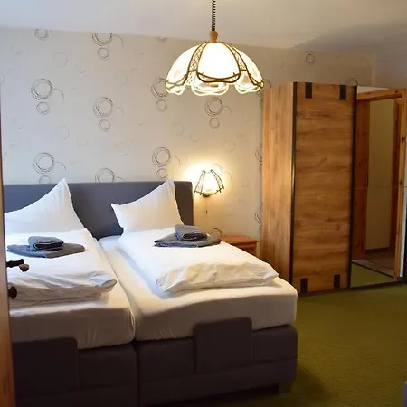 Lichte Aue Lichtenau * Stutzengrun